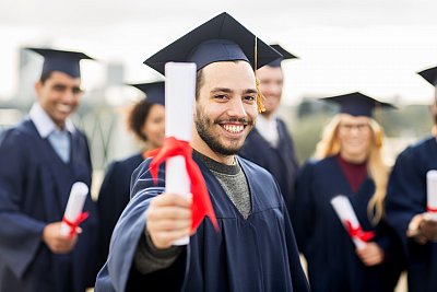 ukończyć szkołę, studia 